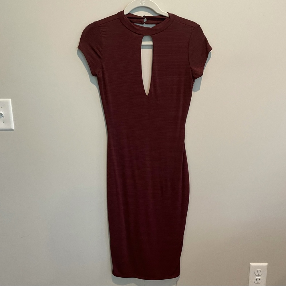 Women’ Sexy Maroon Dress Large Form Fitting